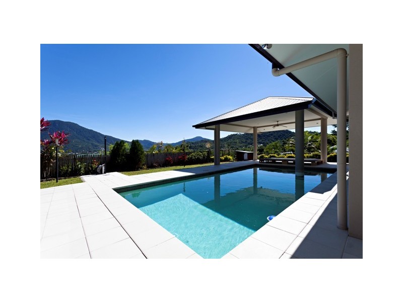 7 Chapel Close, Brinsmead QLD 4870