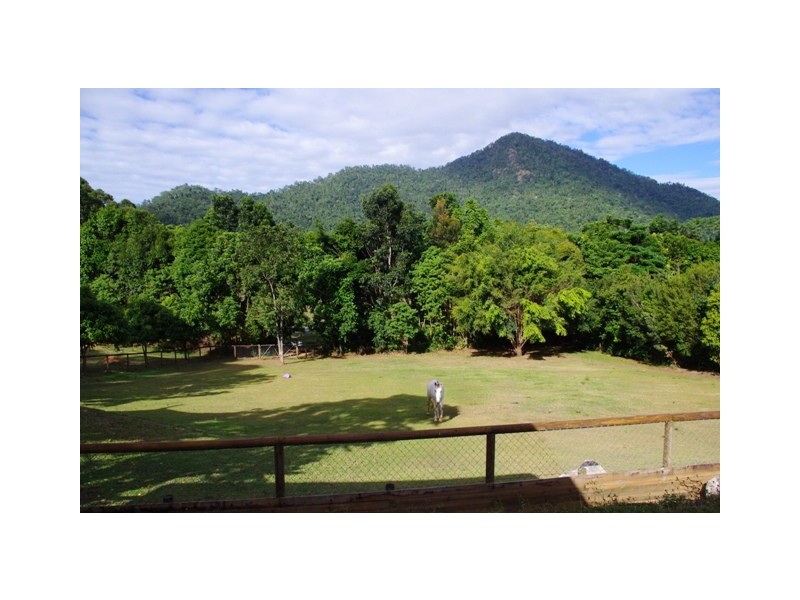 30 Chirio Drive, Redlynch QLD 4870