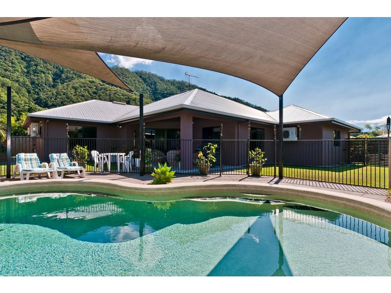 12 Bromell Close, Redlynch QLD 4870