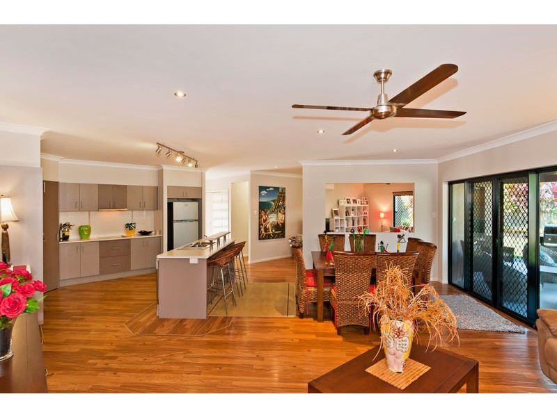 12 Bromell Close, Redlynch QLD 4870