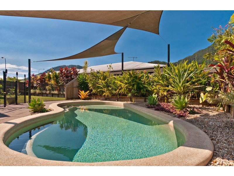 12 Bromell Close, Redlynch QLD 4870