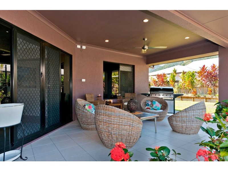 12 Bromell Close, Redlynch QLD 4870