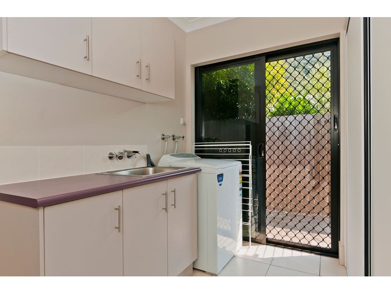 12 Bromell Close, Redlynch QLD 4870