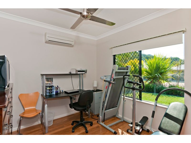 12 Bromell Close, Redlynch QLD 4870