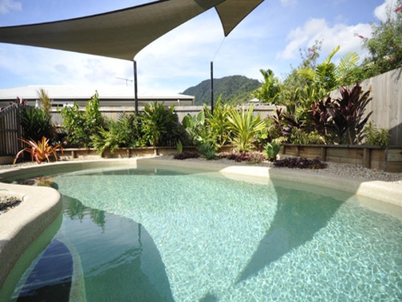 12 Bromell Close, Redlynch QLD 4870