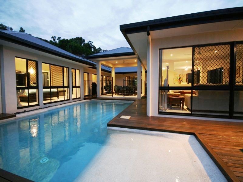 8 Mist Green Close, Brinsmead QLD 4870
