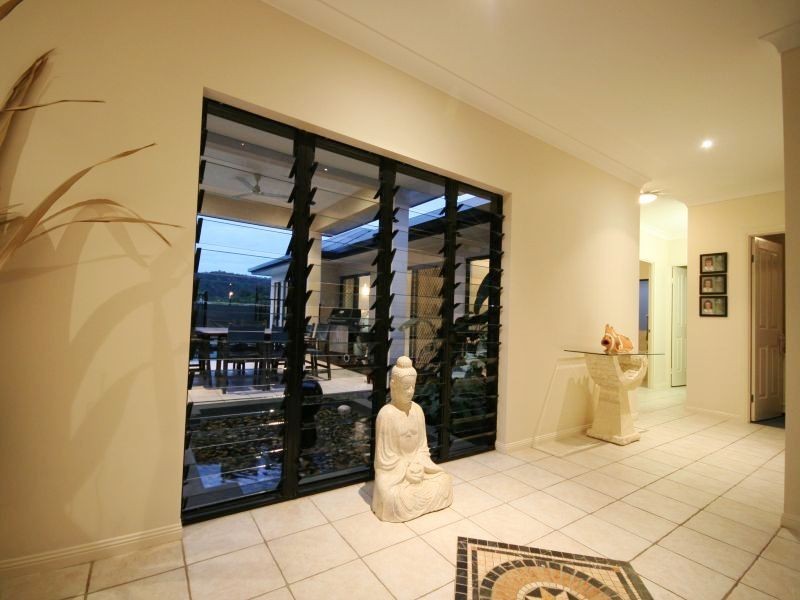 8 Mist Green Close, Brinsmead QLD 4870