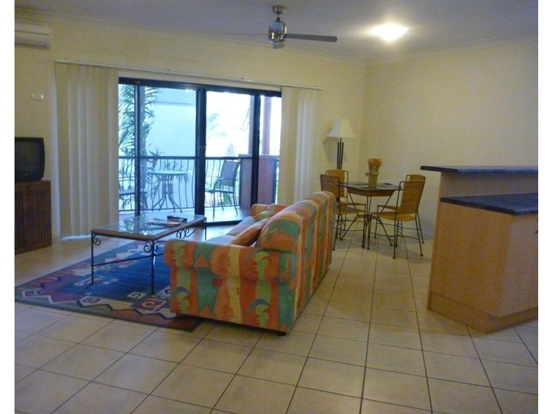 4/255 Lake Street, Cairns North QLD 4870