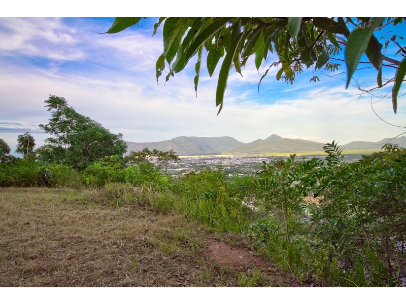 13 (Lot 80) Oceanview Place, Mooroobool QLD 4870