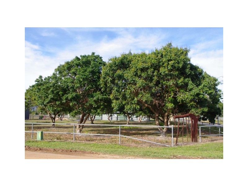 1 Greenacres Close, White Rock QLD 4868