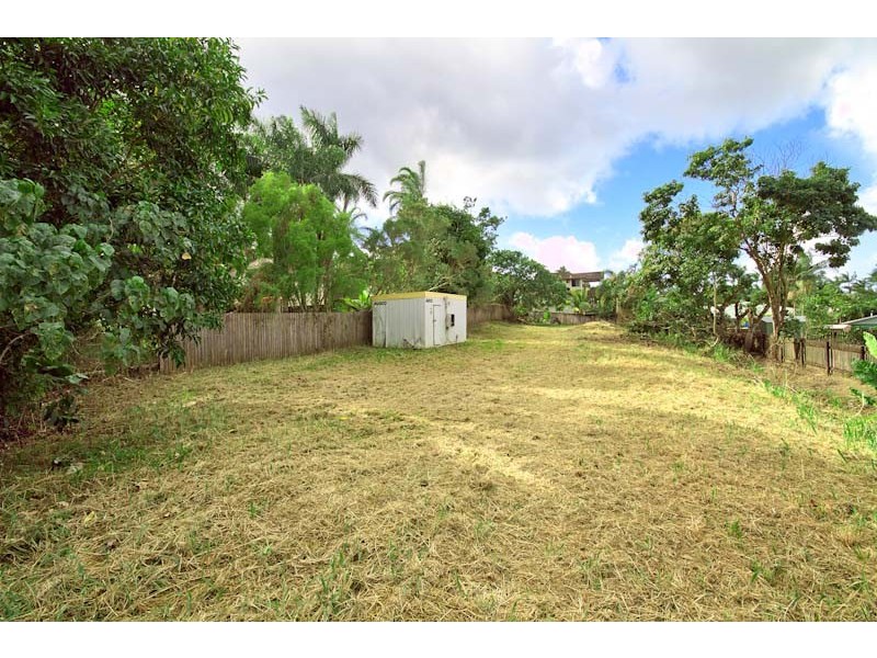3 Rockton Place, Mooroobool QLD 4870
