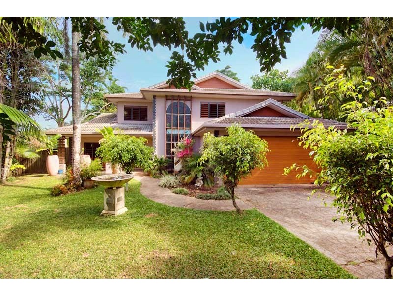 4 Rockton Place, Mooroobool QLD 4870