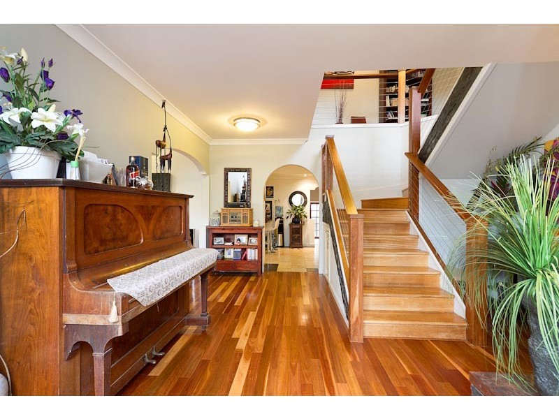 4 Rockton Place, Mooroobool QLD 4870