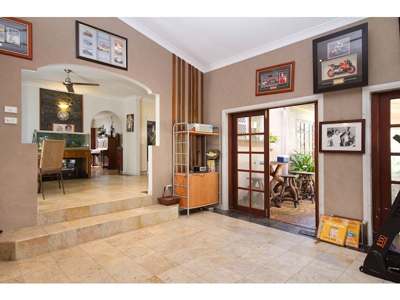 4 Rockton Place, Mooroobool QLD 4870