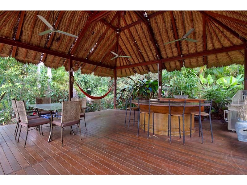 4 Rockton Place, Mooroobool QLD 4870