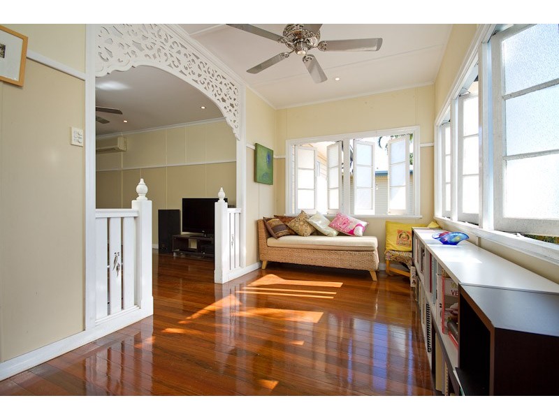 57  Collinson Street, Westcourt QLD 4870