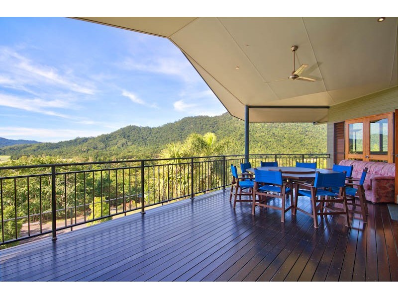 8  Kirrima Close, Redlynch QLD 4870