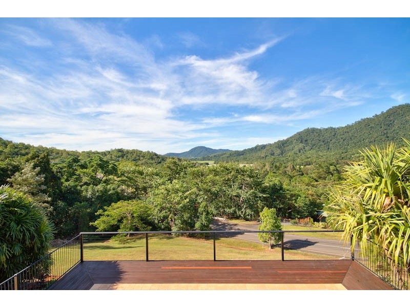 8  Kirrima Close, Redlynch QLD 4870