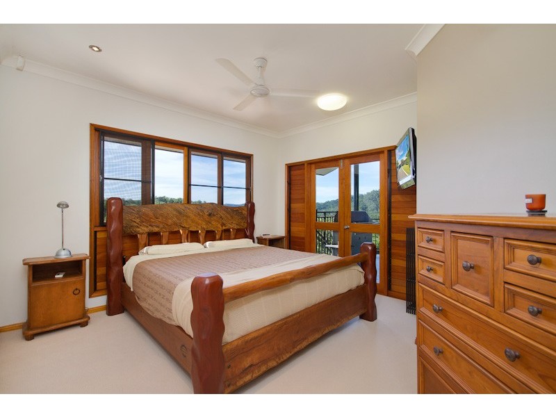 8  Kirrima Close, Redlynch QLD 4870