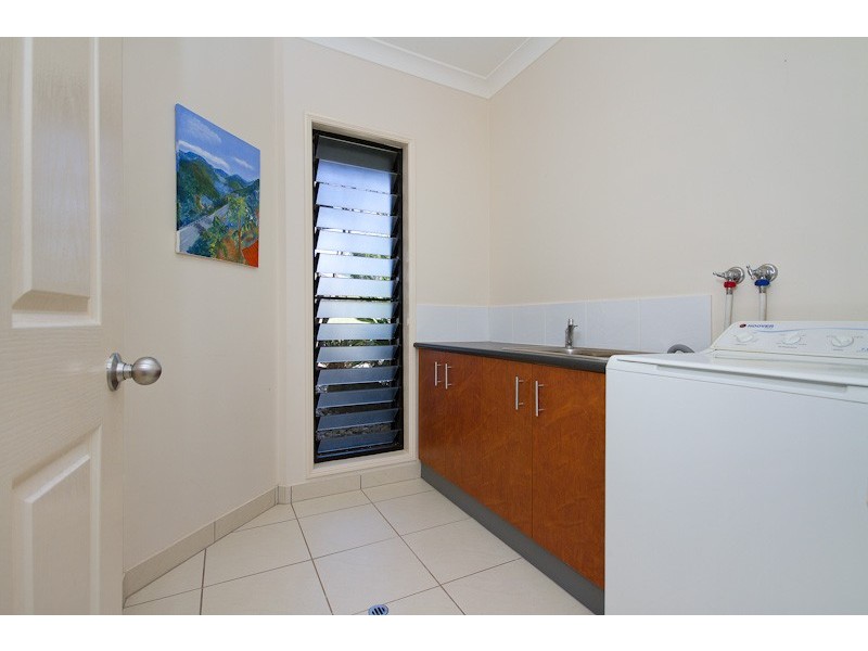 8  Kirrima Close, Redlynch QLD 4870