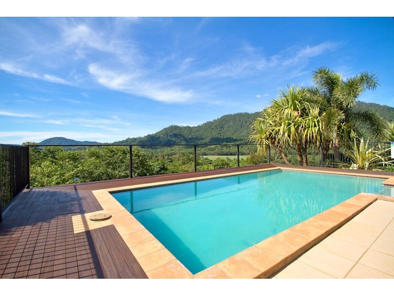 8  Kirrima Close, Redlynch QLD 4870