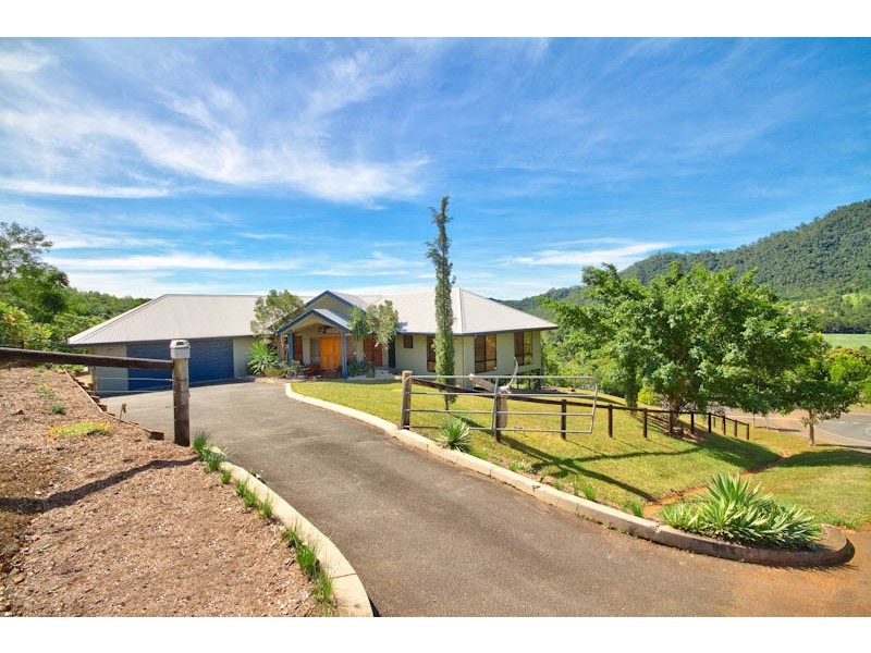 8  Kirrima Close, Redlynch QLD 4870