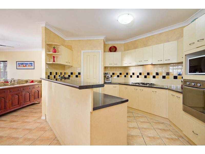 178  McFarlane Drive, Kanimbla QLD 4870