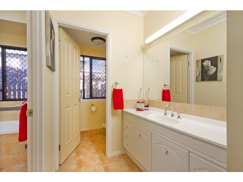 178  McFarlane Drive, Kanimbla QLD 4870