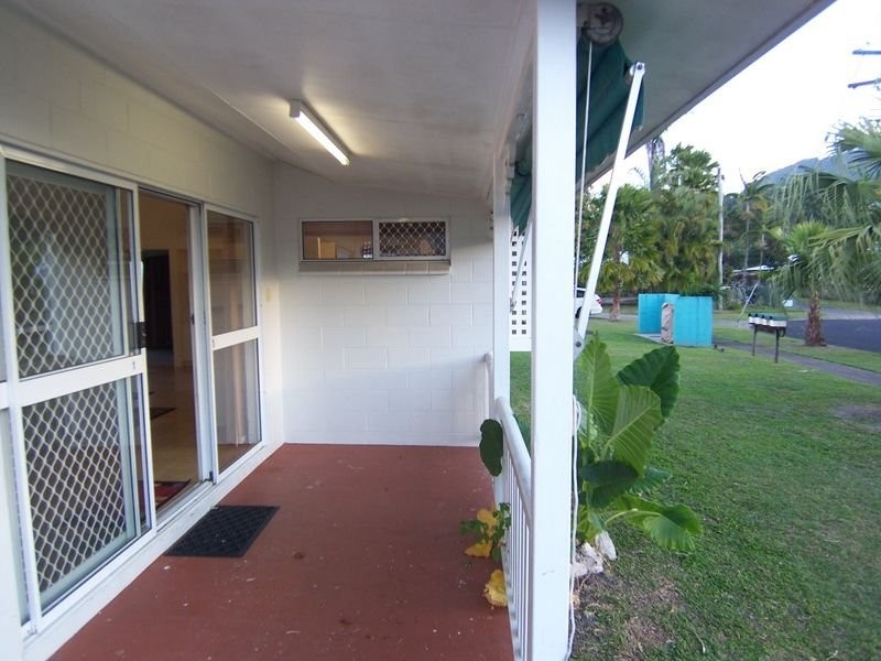 Whitfield QLD 4870