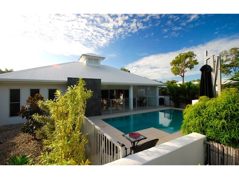 10  St Crispin Street, Clifton Beach QLD 4879