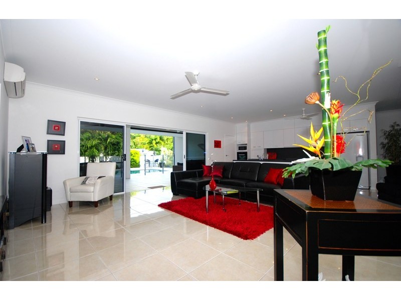 10  St Crispin Street, Clifton Beach QLD 4879