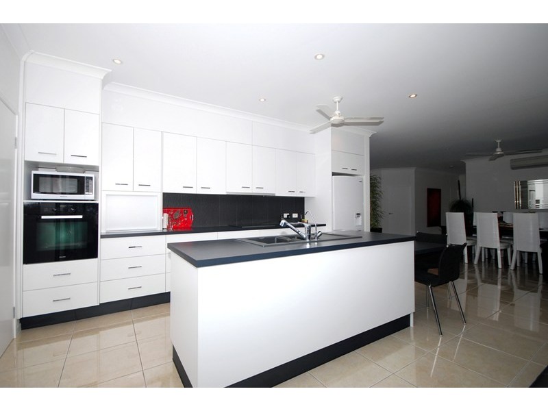 10  St Crispin Street, Clifton Beach QLD 4879