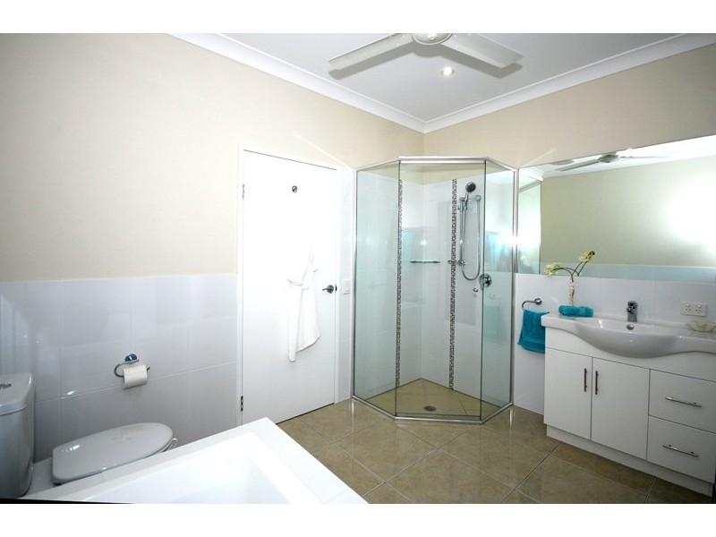 10  St Crispin Street, Clifton Beach QLD 4879