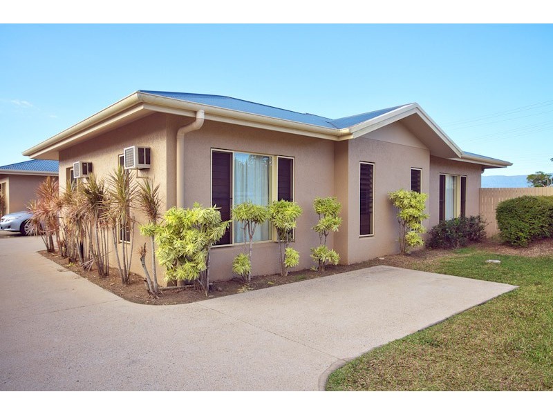 2/37 Loretta Avenue, Woree QLD 4868