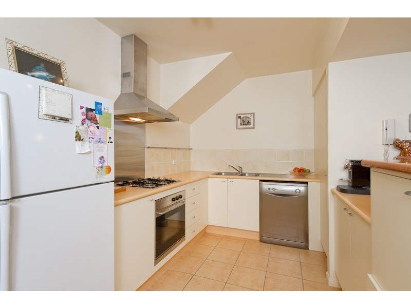 102/2  Greenslopes Street, Cairns North QLD 4870