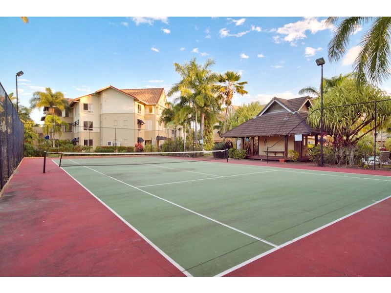 102/2  Greenslopes Street, Cairns North QLD 4870