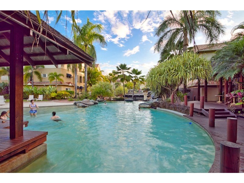 102/2  Greenslopes Street, Cairns North QLD 4870