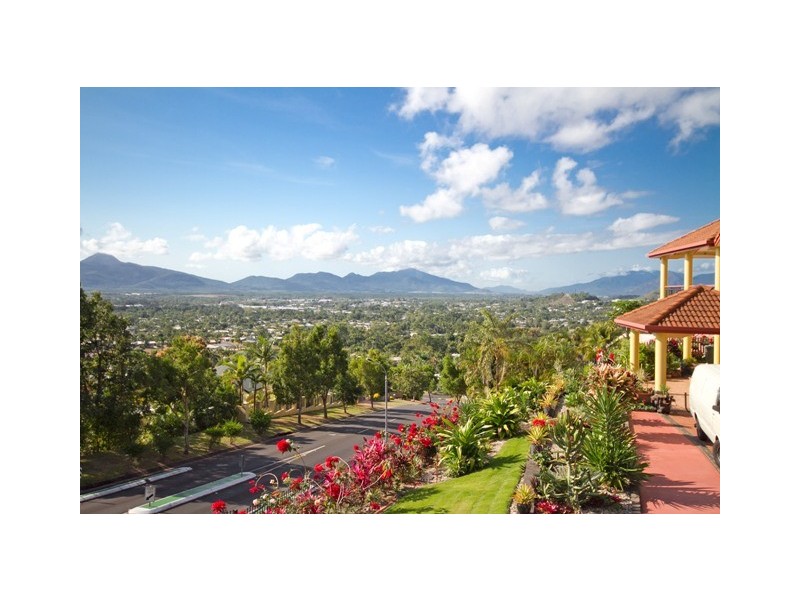 59 Summer Hill Drive, City View, Mooroobool QLD 4870