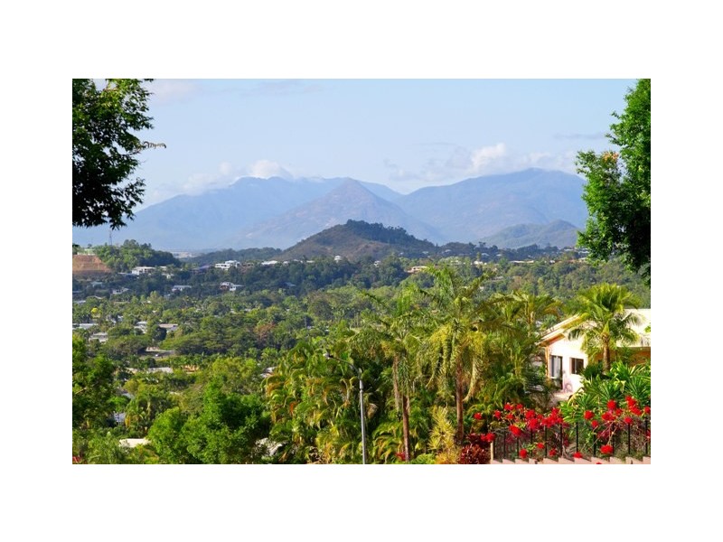 59 Summer Hill Drive, City View, Mooroobool QLD 4870