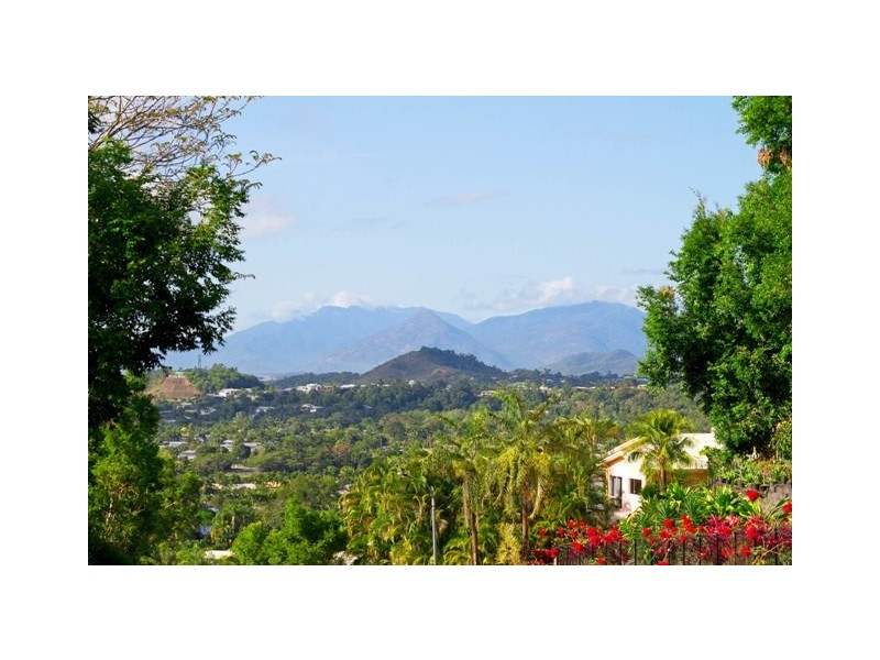 59 Summer Hill Drive, City View, Mooroobool QLD 4870