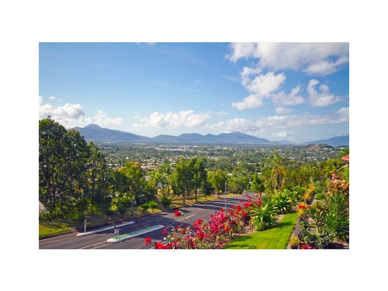 59 Summer Hill Drive, City View, Mooroobool QLD 4870