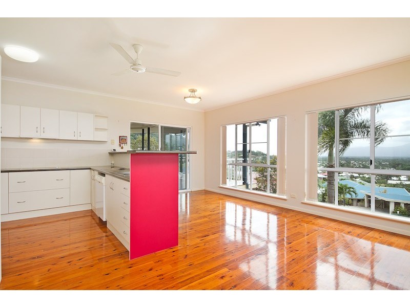 15 Guthrie Close, Bentley Park QLD 4869