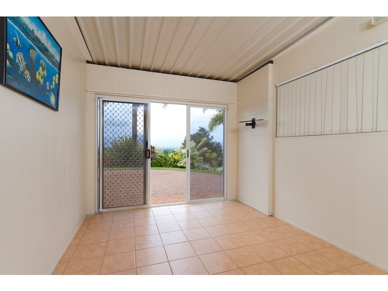 15 Guthrie Close, Bentley Park QLD 4869