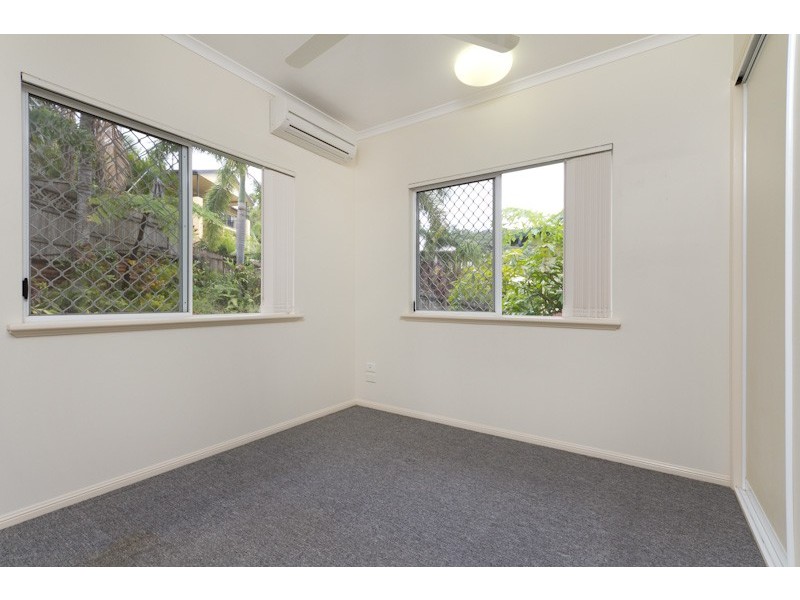 15 Guthrie Close, Bentley Park QLD 4869