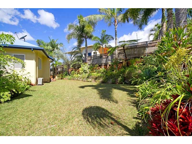 15 Guthrie Close, Bentley Park QLD 4869