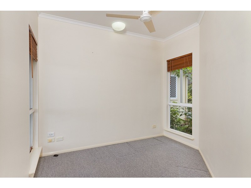 15 Guthrie Close, Bentley Park QLD 4869