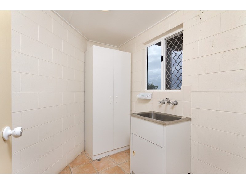 15 Guthrie Close, Bentley Park QLD 4869