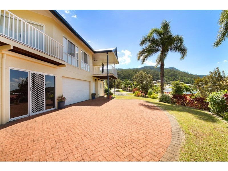 15 Guthrie Close, Bentley Park QLD 4869