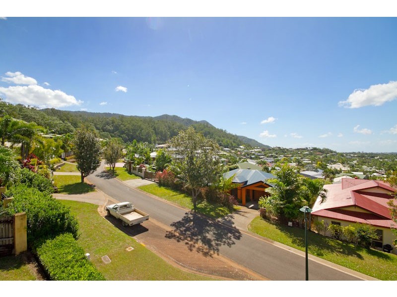 15 Guthrie Close, Bentley Park QLD 4869