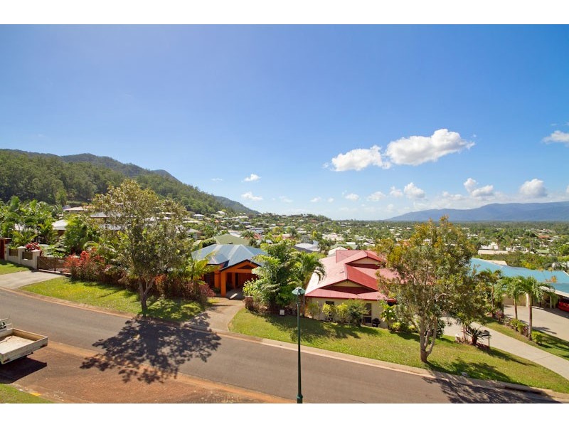 15 Guthrie Close, Bentley Park QLD 4869